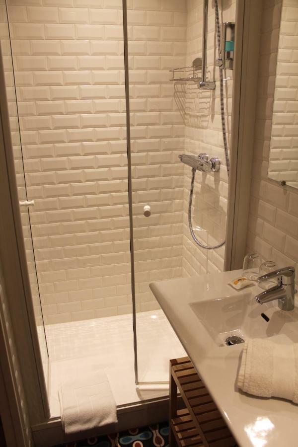 Les Toits De Paris Bed & Breakfast Dış mekan fotoğraf
