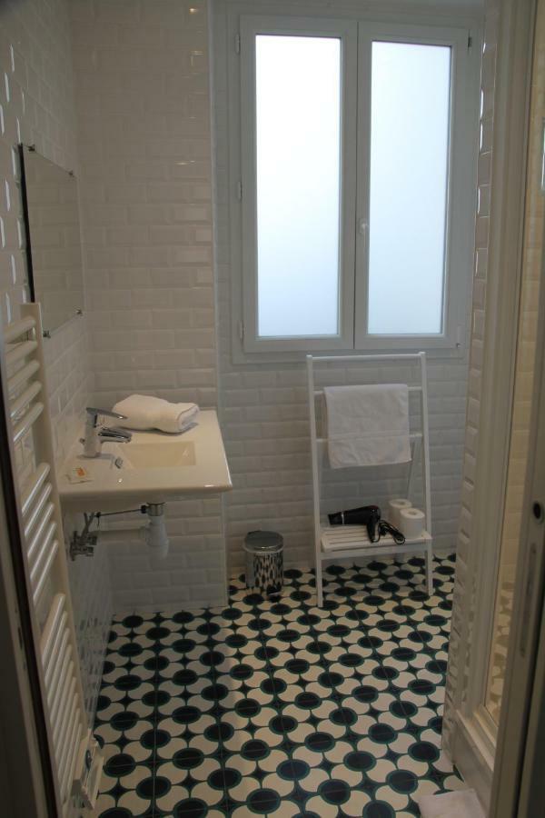 Les Toits De Paris Bed & Breakfast Dış mekan fotoğraf